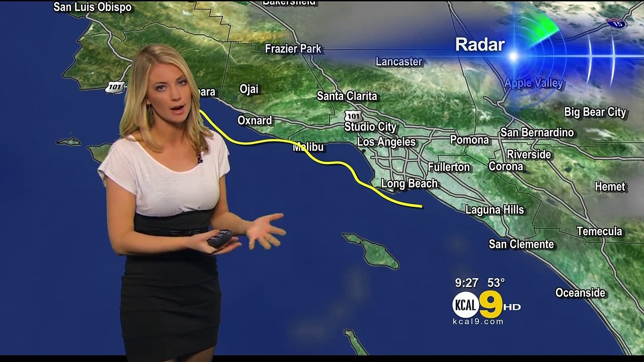 Evelyn Taft 2011/03/11 9PM KCAL9 HD; in white/black dress