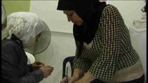 Refugiadas sirias recuperan tradición artesana en Beirut