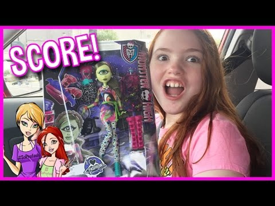 Monster HIgh Iris Clops Score and So Many Shopkins Shopping Carts!