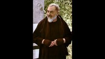 Oração do Angelus na voz do Padre Pio de Pietrelcina