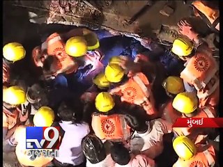 Descargar video: Four-storey building collapses in Dombivli, many feared trapped - Tv9 Gujarati