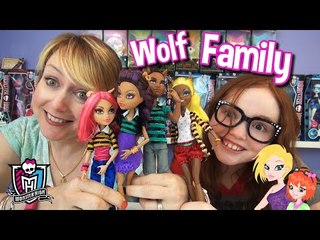 Monster High Wolf Family Four Pack Doll Review | The Family Picture Outifits