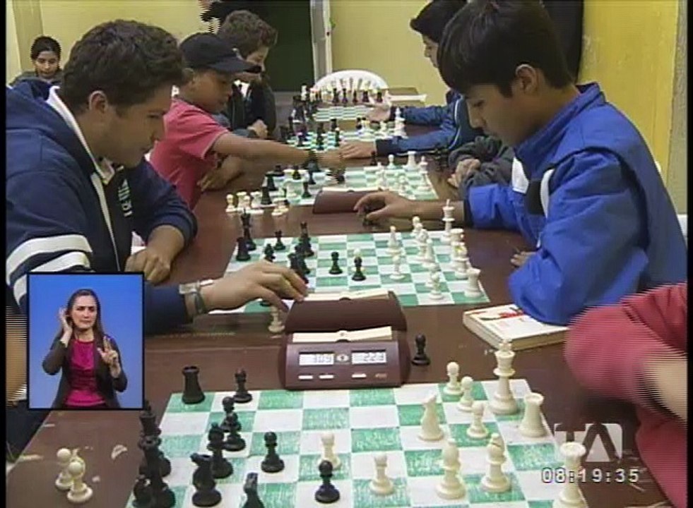 Así practican los futuros campeones de ajedrez del Ecuador