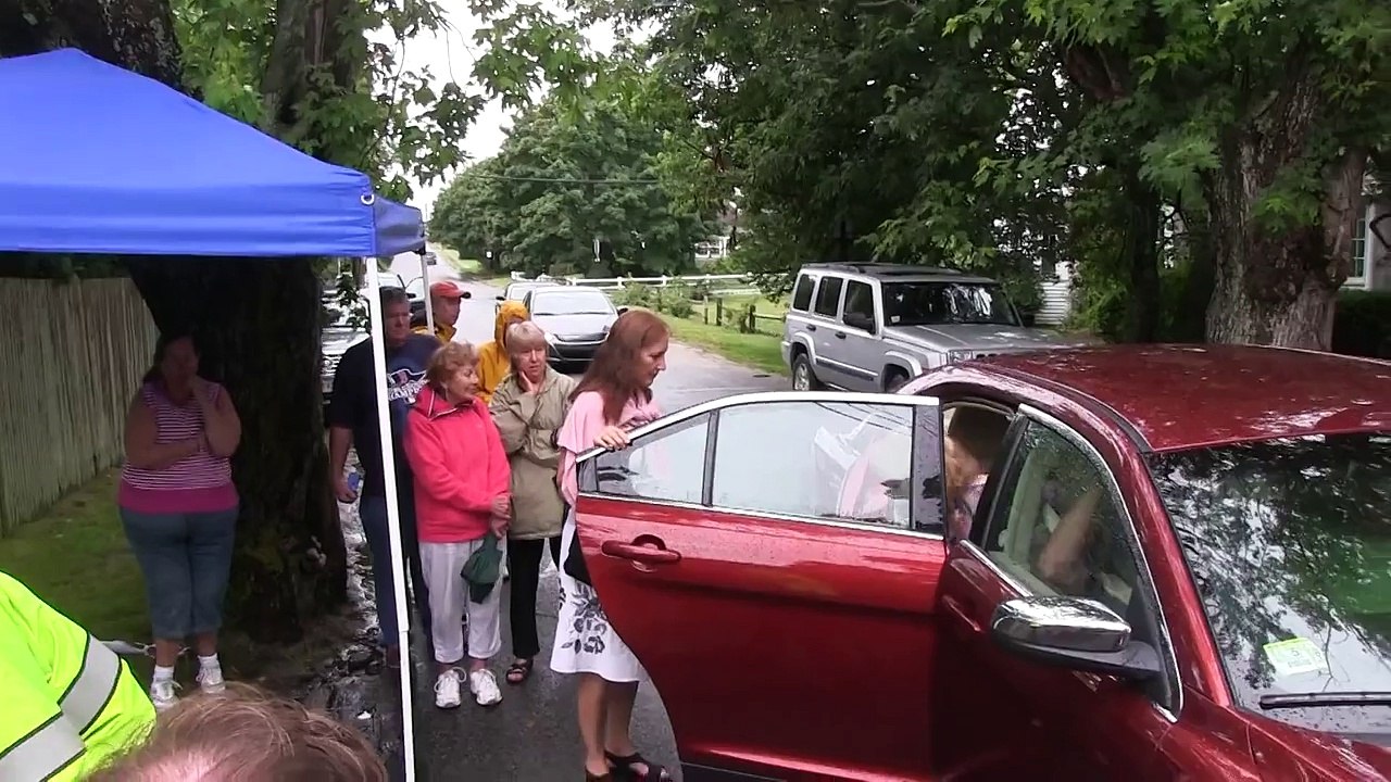 Cheryl Hines marries Robert F. Kennedy Jr. in Hyannisport