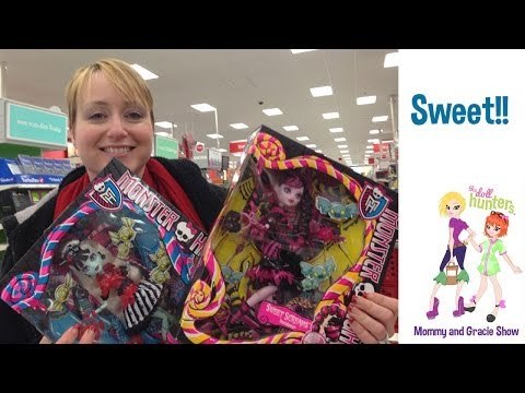 The Doll Hunters Find Monster High Sweet Screams Frankie and Draculaura