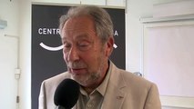 Johan Munck intervjuas på Centrum för rättvisas fri- och rättighetsinternat