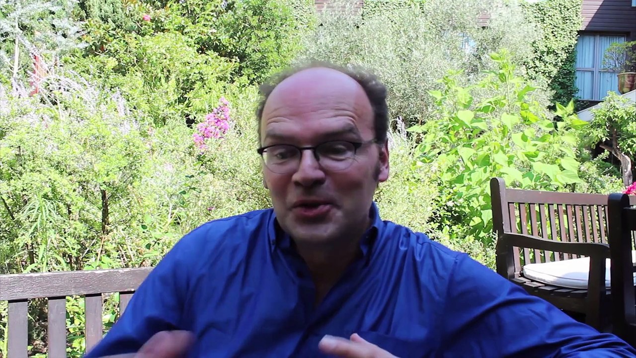 Jean-Pierre Améris raconte Benoit Poelvoorde (Une famille à louer)