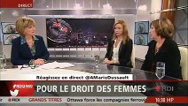 Deux militantes du groupe féministe Pour les droits des femmes du Québec (PDF Québec)