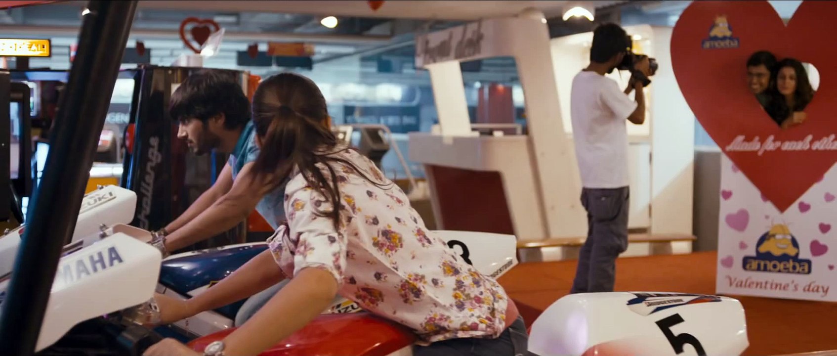 Bangalore Days || Thumbi Penne Official Video Song || Nazriya Nazim, Nivin Pauly, Dulquer Salmaan, Fahadh Faasil