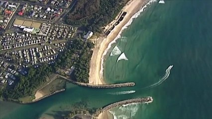 Un surfeur australien repousse un requin à coups de poing