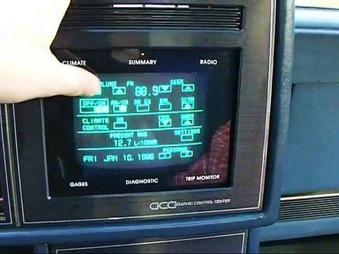 Ancêtre des écrans tactiles dans une voiture Buick Riviera de 1987
