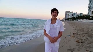 Austin Mahone - Heart in my Hand - Live on the Beach