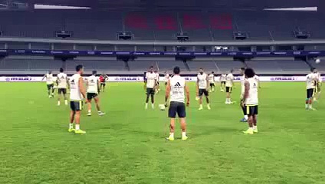 Cristiano Ronaldo unbelievably cool piece of skill in Real Madrid training