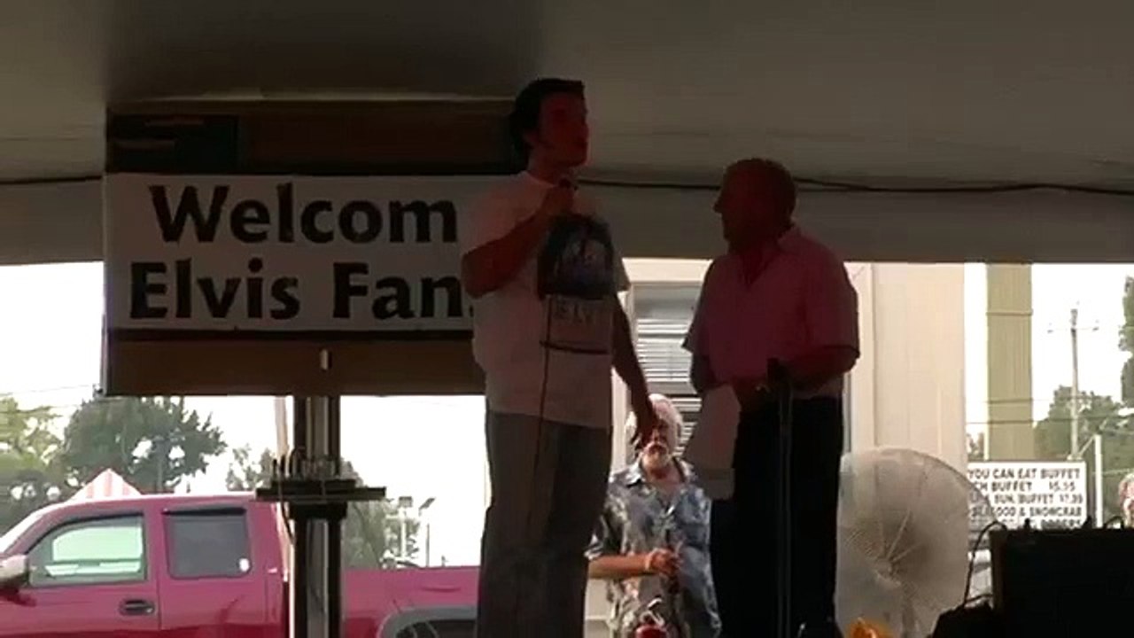 Leo Days thanking Danny McCorkle at Elvis Week 2007 (video)