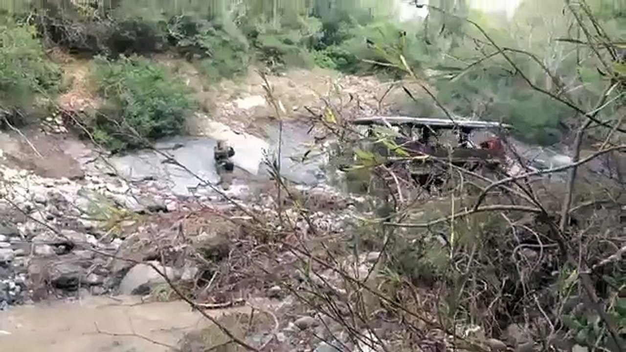 Pinzgauer 710 4x4 vs 712 6x6 Steyr Puch 4