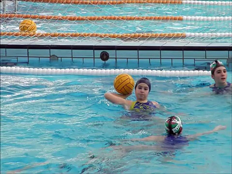 Navarra - Euskadi (Waterpolo Infantil Femenino).wmv