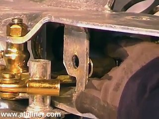 Bremsstoßdämpfer montieren an Anhänger mit Alko Vierkant-Auflaufeinrichtung Kröger-Serie