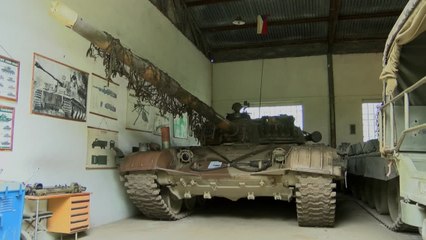 Qui veut acheter deux chars d’assaut ?