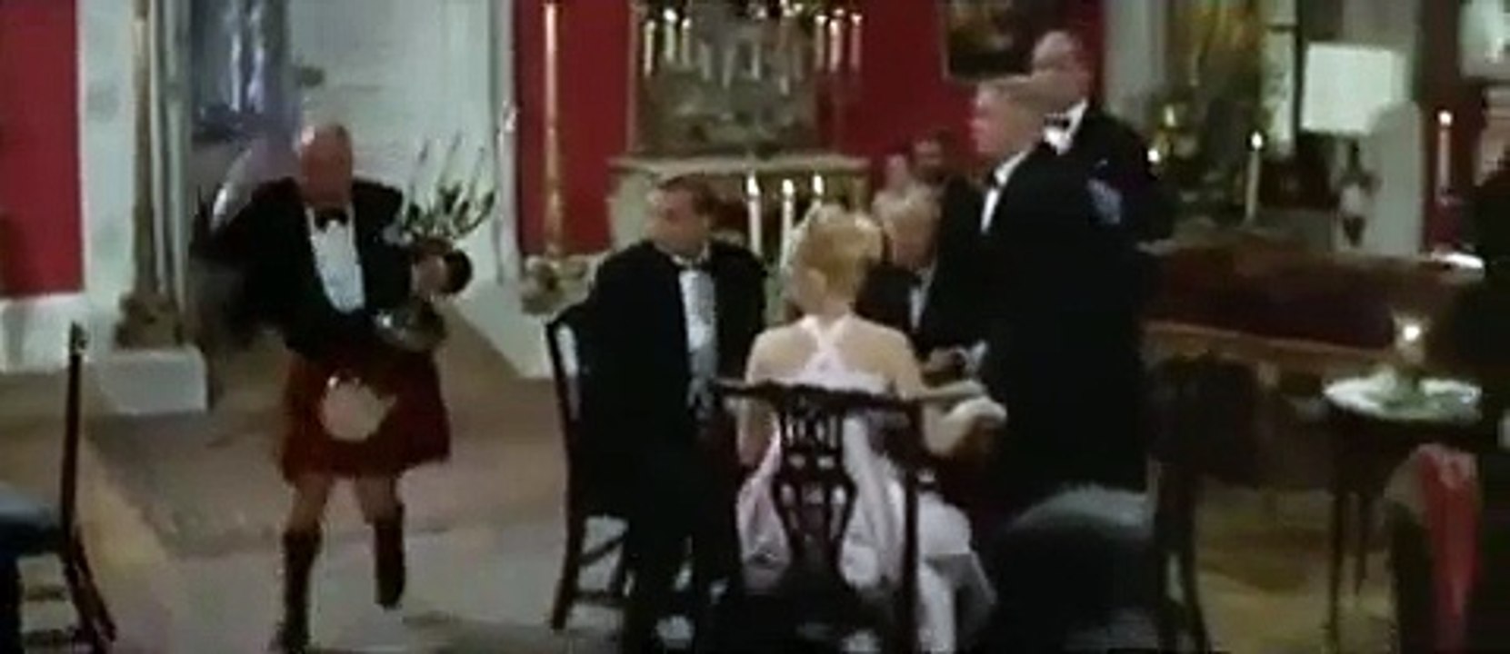 Louis de Funes contre Fantomas : Alerte ! Remix