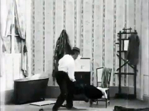 1903 - How Monsieur Takes His Bath - ALICE GUY BLACHE - Comment prend son bain