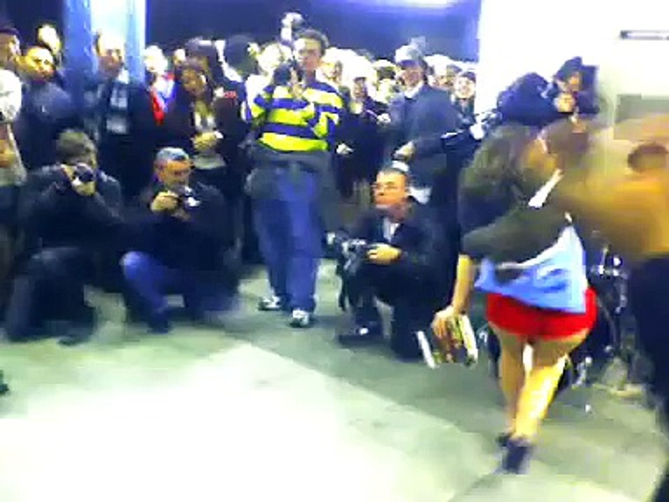 NoPants Subway Ride 2K7 - Dancing Without Pants