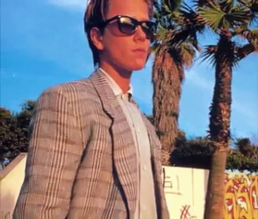 River Phoenix - Don't Cry
