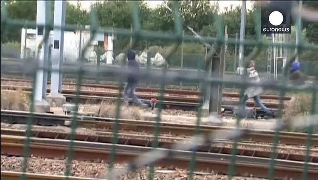 Parigi, Calais, Londra: vittime e feriti tra i migranti che tentano d'oltrepassare la Manica