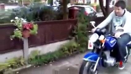 Αστεία ατυχήματα με μηχανές...