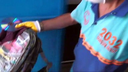 Evde 3 kamyon çöp çıktı !