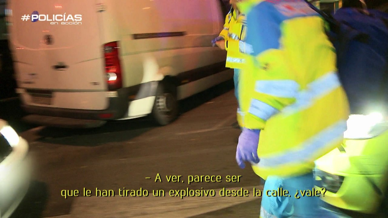 Una explosión en un coche deja herido al conductor - Policías en Acción