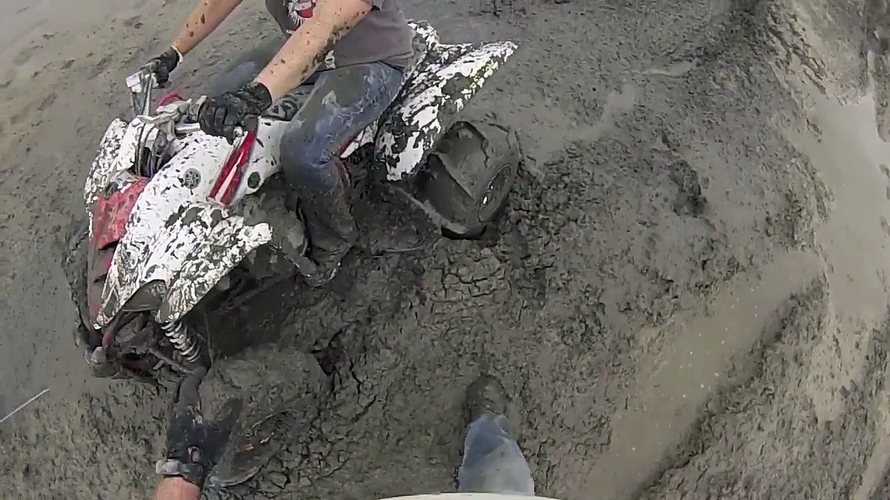 Funny Moses Lake girl stuck in mud!