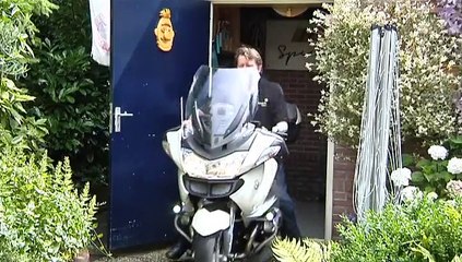 Télécharger la video: Bionische man: Ik heb een compleet nieuw leven gekregen - RTV Noord