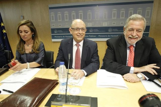 Hacienda fija un déficit del 0,3% a todas las CC.AA