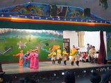 Tibetan elementary school student performed a Tibetan dance