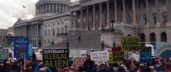 Batman v Superman_ Dawn of Justice - Comic-Con Trailer [HD]