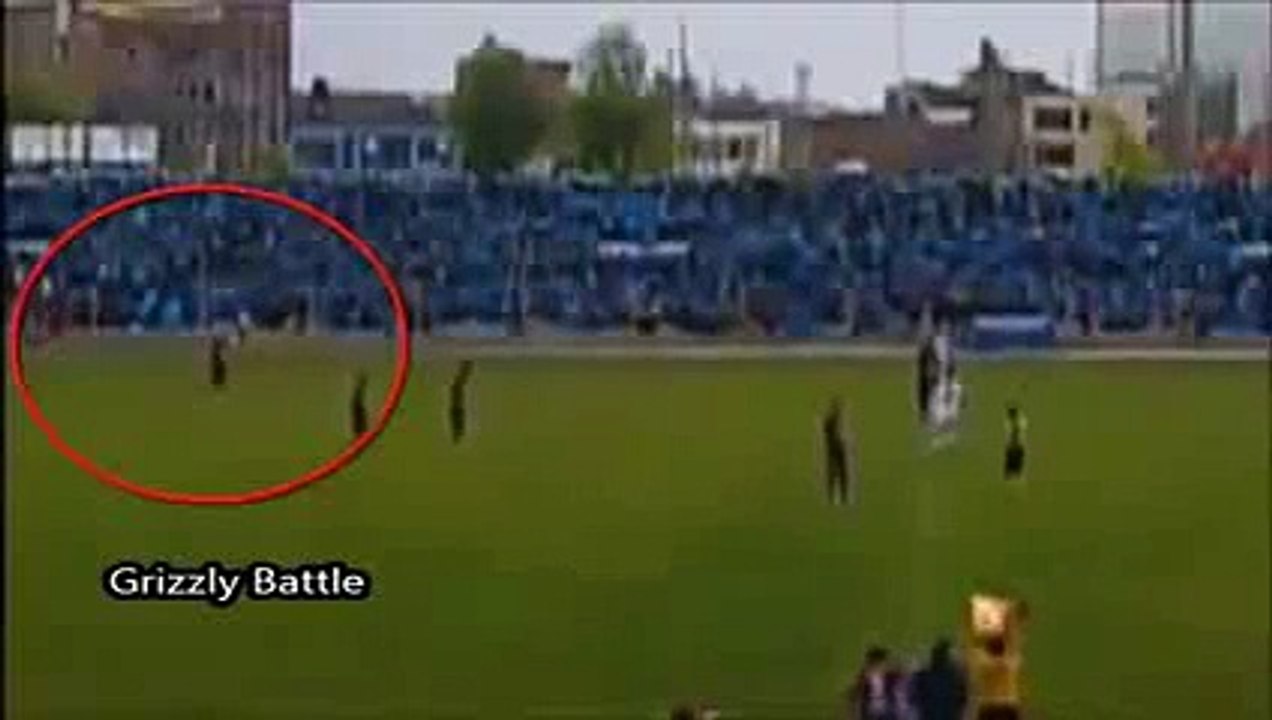 برق يضـرب لاعب كرة قـدم سبحان الله