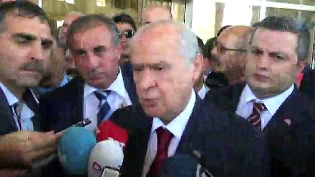 Hem CHP’yi hem HDP’yi eleştirdi