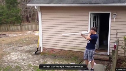 Il se fait surprendre par le recul de son fusil