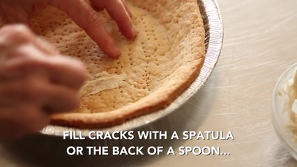 How to Fix a Cracked Pie Crust