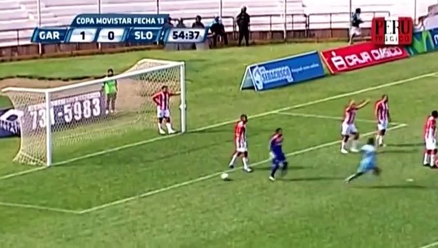 Le magnifique ciseau acrobatique de Danilo Carando