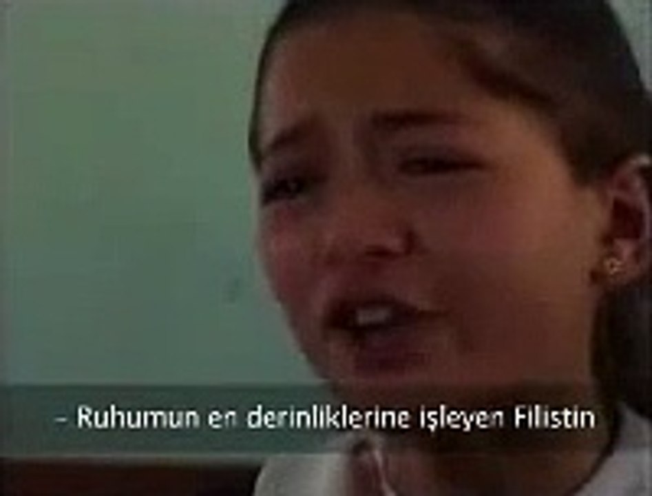 ‫الطفلة التي ابكت الامة العربية و العالم اكمله‬‎