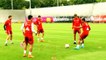 Douglas Costa outshines Vidal in Bayern's nutmeg duel