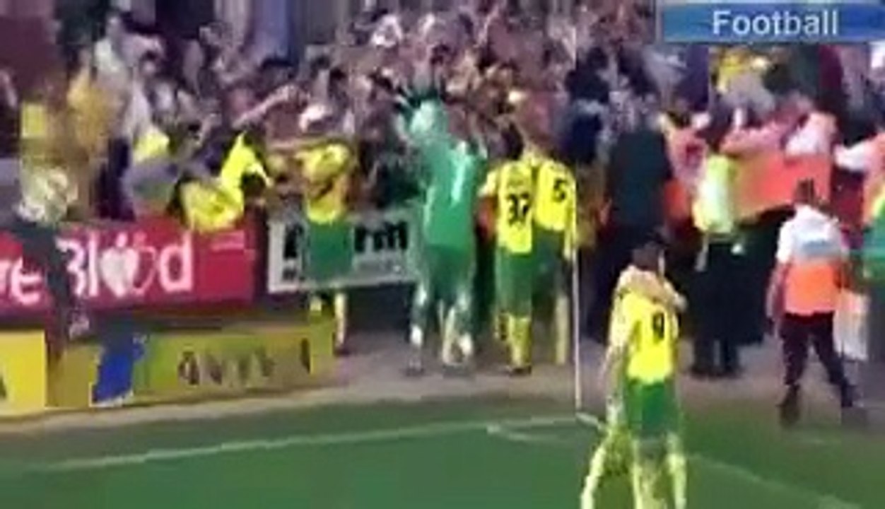 Top funny football moments  ☺⚽⚽⚽
