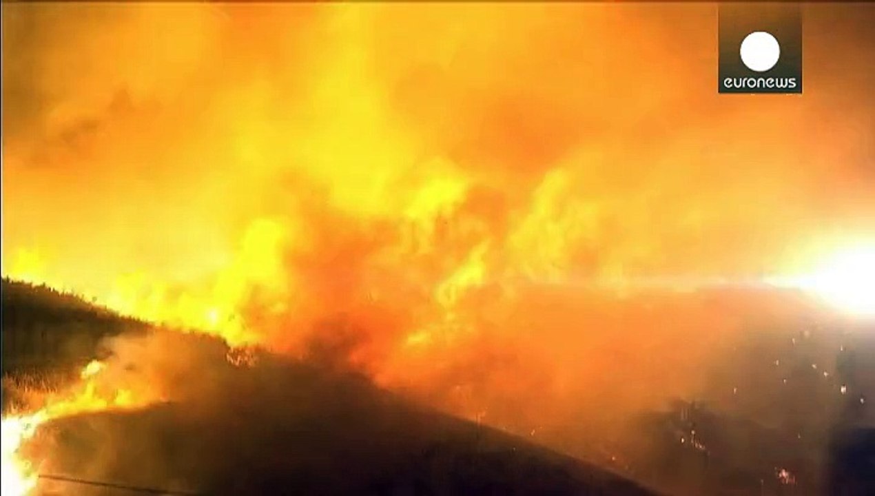 Kalifornischer Buschbrand außer Kontrolle