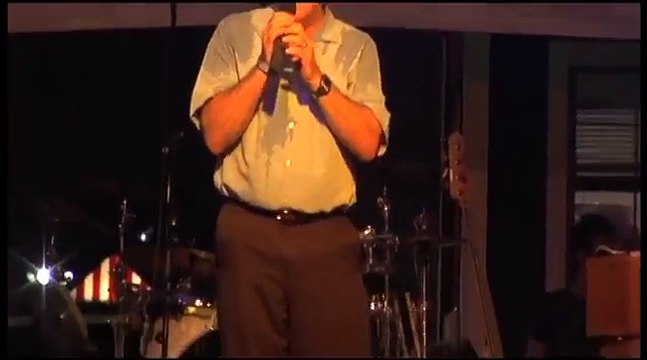 Danny McCorkle sings 'Steamroller Blues' at Elvis Week (vide