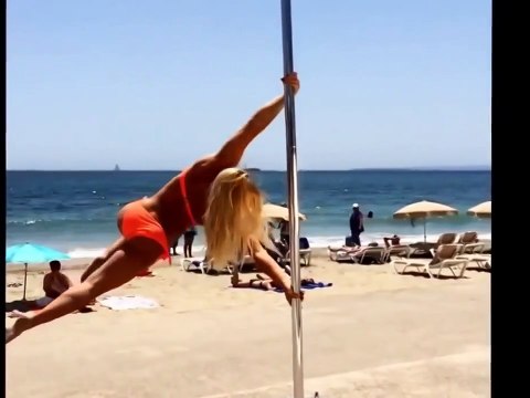 Fantastic how she does it/Фантастика как она это делает