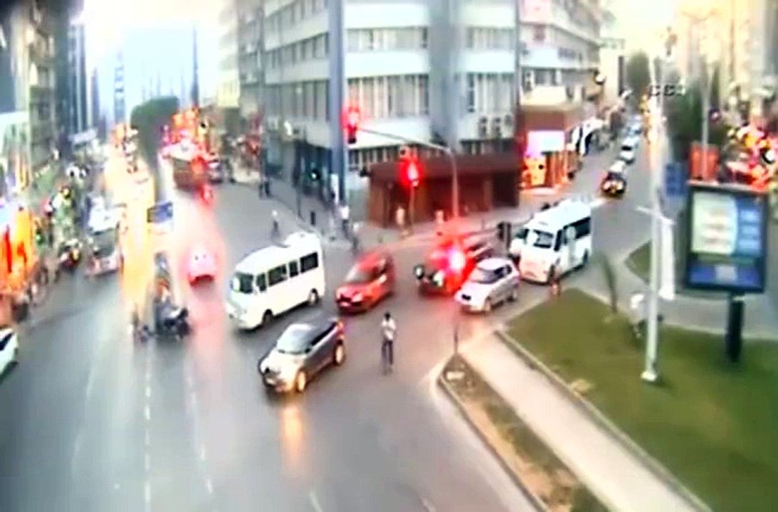 En ilginç kazalar mobeselere takıldı