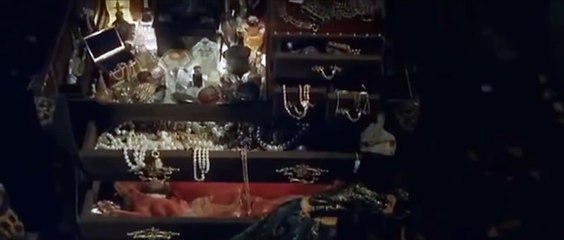 La bella y la bestia 2014 Trailer en español