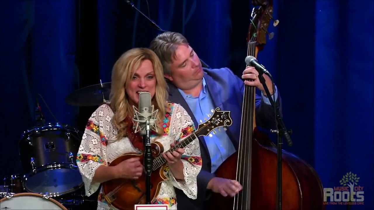 Rhonda Vincent & The Rage "Drivin' Nails In My Coffin"