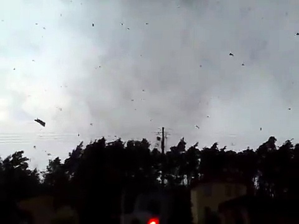 Przejście trąby powietrznej 15.08.2008!!! Tornado in Poland!!!tornado w polsce!
